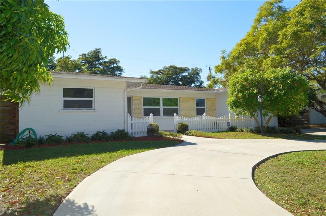 2730 Grove St., Sarasota, FL 34239