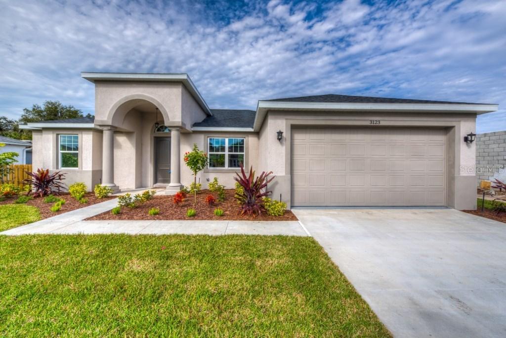 3123 34th Avenue Dr., Bradenton, FL 34208