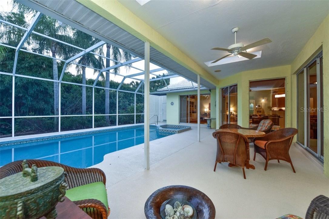 207 Lookout Point Dr., Osprey, FL 34229