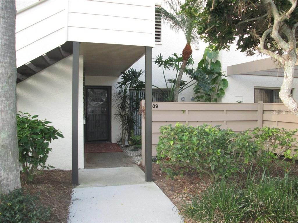 589 Lakeside Dr., Bradenton, FL 34210