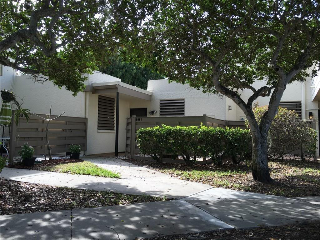 581 Lakeside Dr., Bradenton, FL 34210