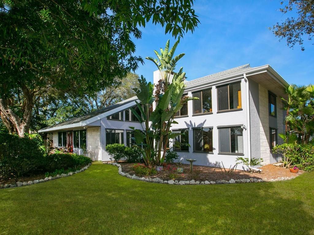 2873 Pinecrest St., Sarasota, FL 34239