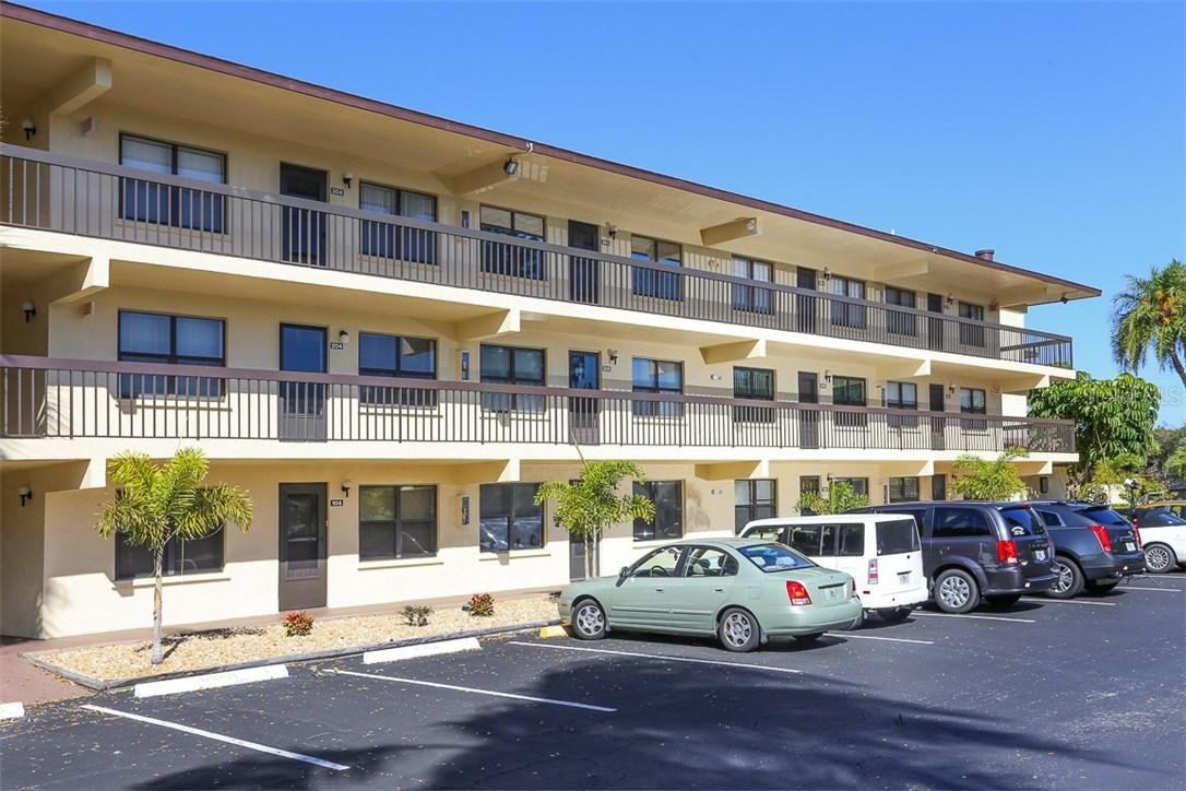 305 30th Ave. #A206, Bradenton, FL 34205