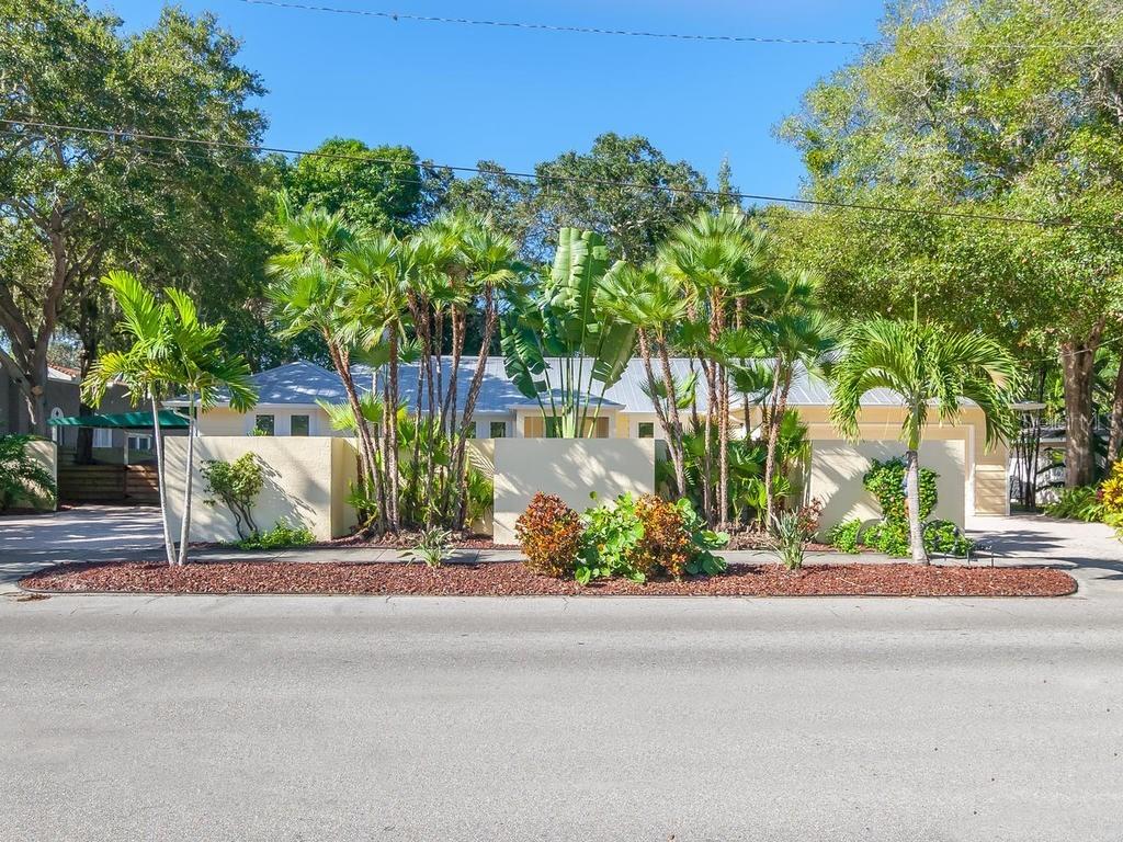 980 S Orange Ave., Sarasota, FL 34236