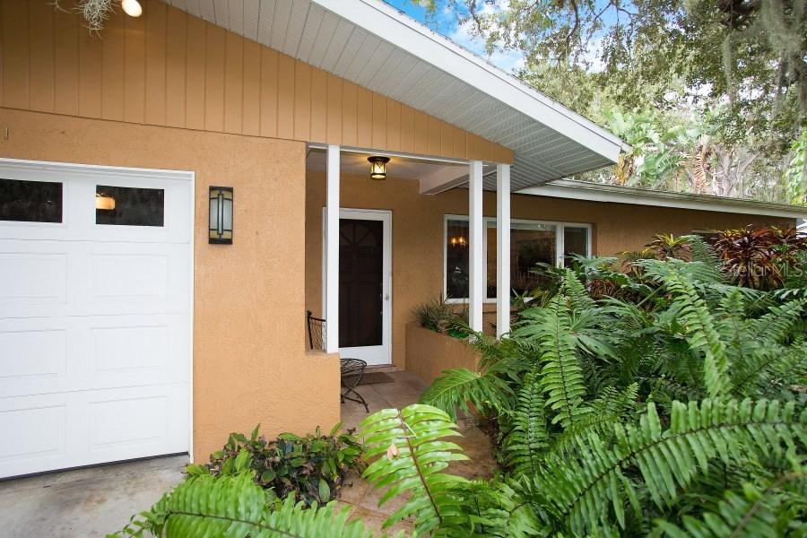 1661 Catalonia Ln., Sarasota, FL 34239