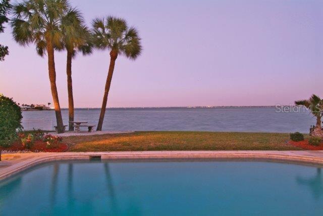 584 Gunwale Ln., Longboat Key, FL 34228