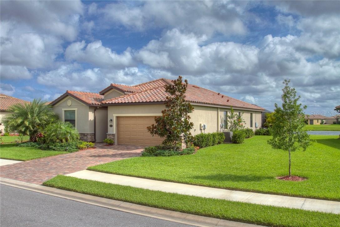 6875 Willowshire Way, Bradenton, FL 34212