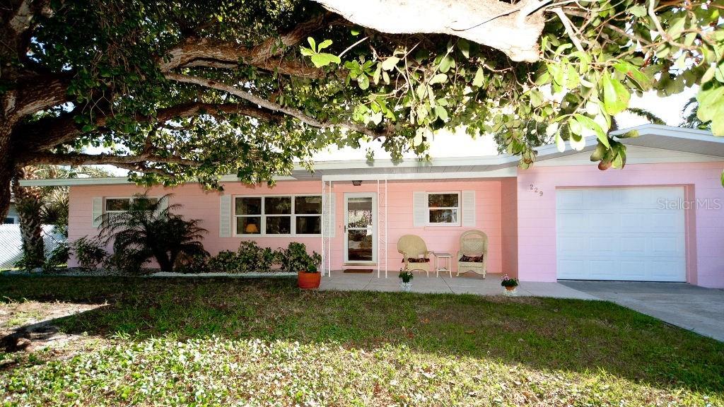 229 85th St., Holmes Beach, FL 34217