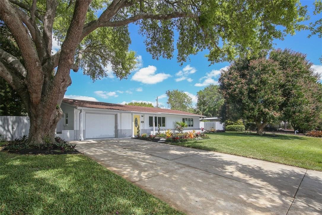 2707 Valencia Dr., Sarasota, FL 34239