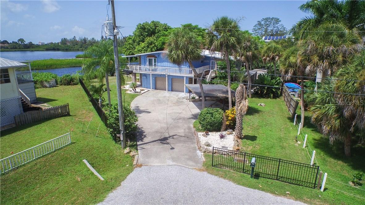 807 Perkins Ln., Nokomis, FL 34275