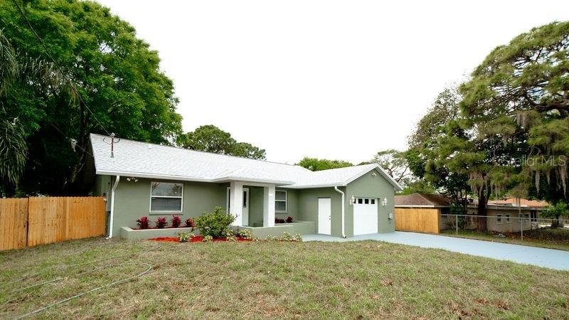 2216 51st Blvd., Bradenton, FL 34208