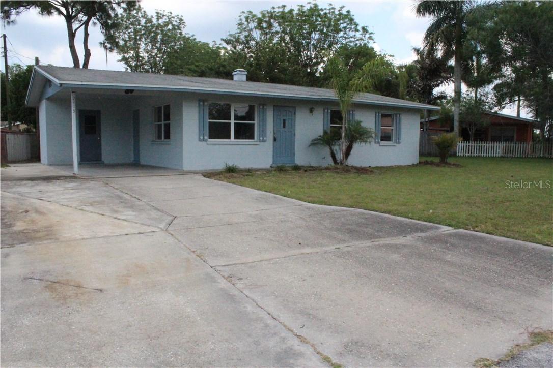 2415 33rd Avenue Dr., Bradenton, FL 34208