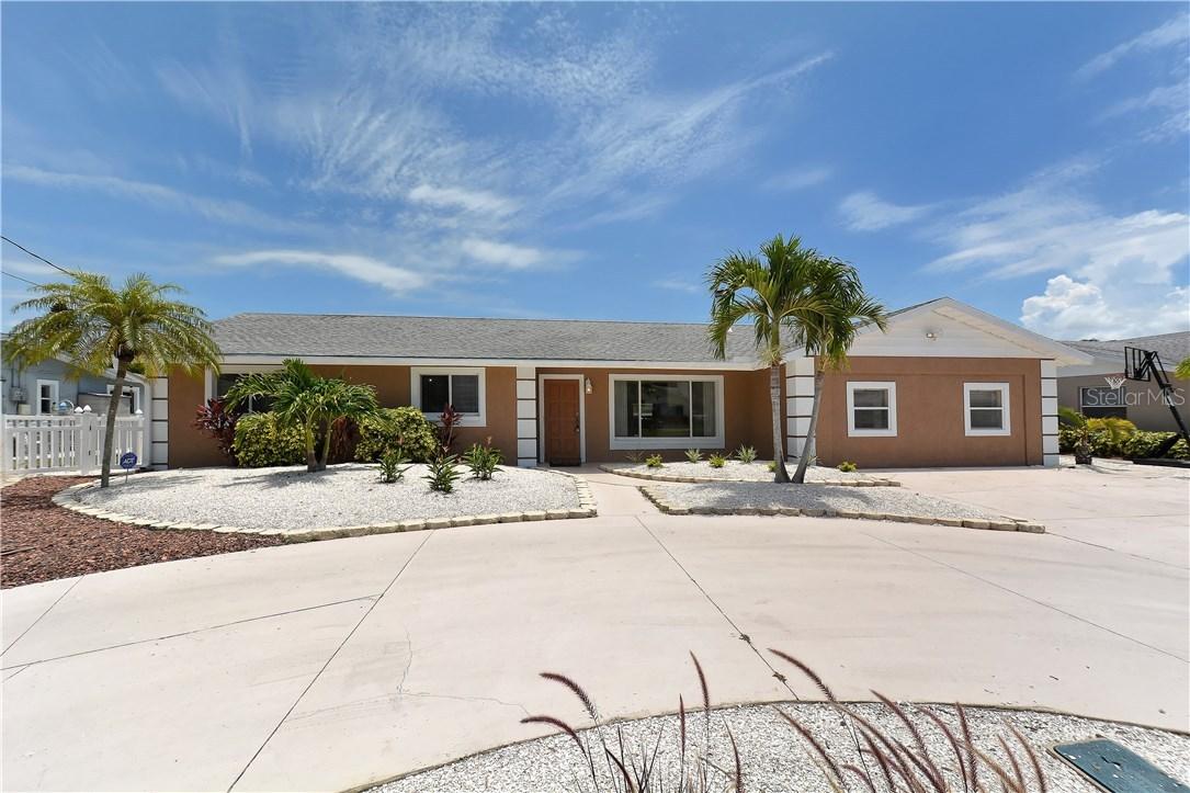 902 25th Ave., Palmetto, FL 34221