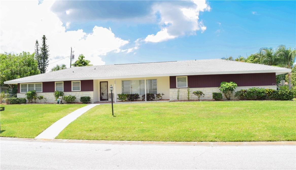 2604 Sunnybrook Dr., Sarasota, FL 34239