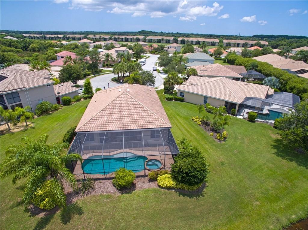 9025 Beacon Manor Ter., Bradenton, FL 34212