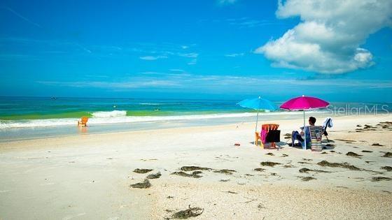 3013 Avenue F #D2, Holmes Beach, FL 34217