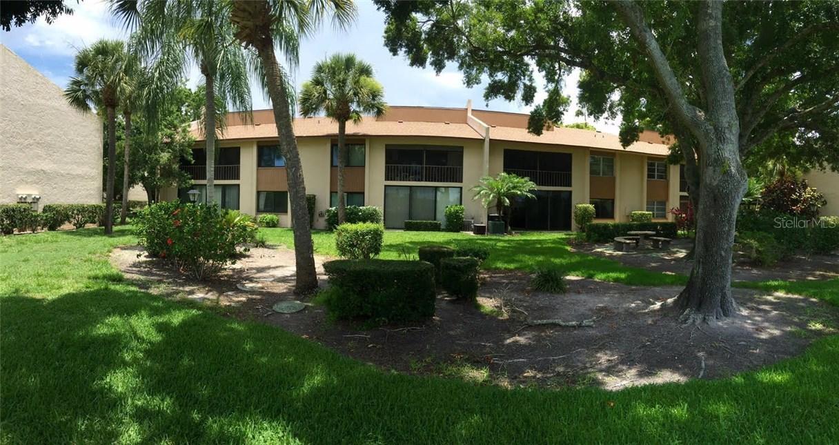 2532 Clubhouse Cir. #104, Sarasota, FL 34232