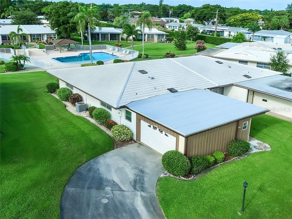 3230 Suffolk Ln. #403, Sarasota, FL 34239