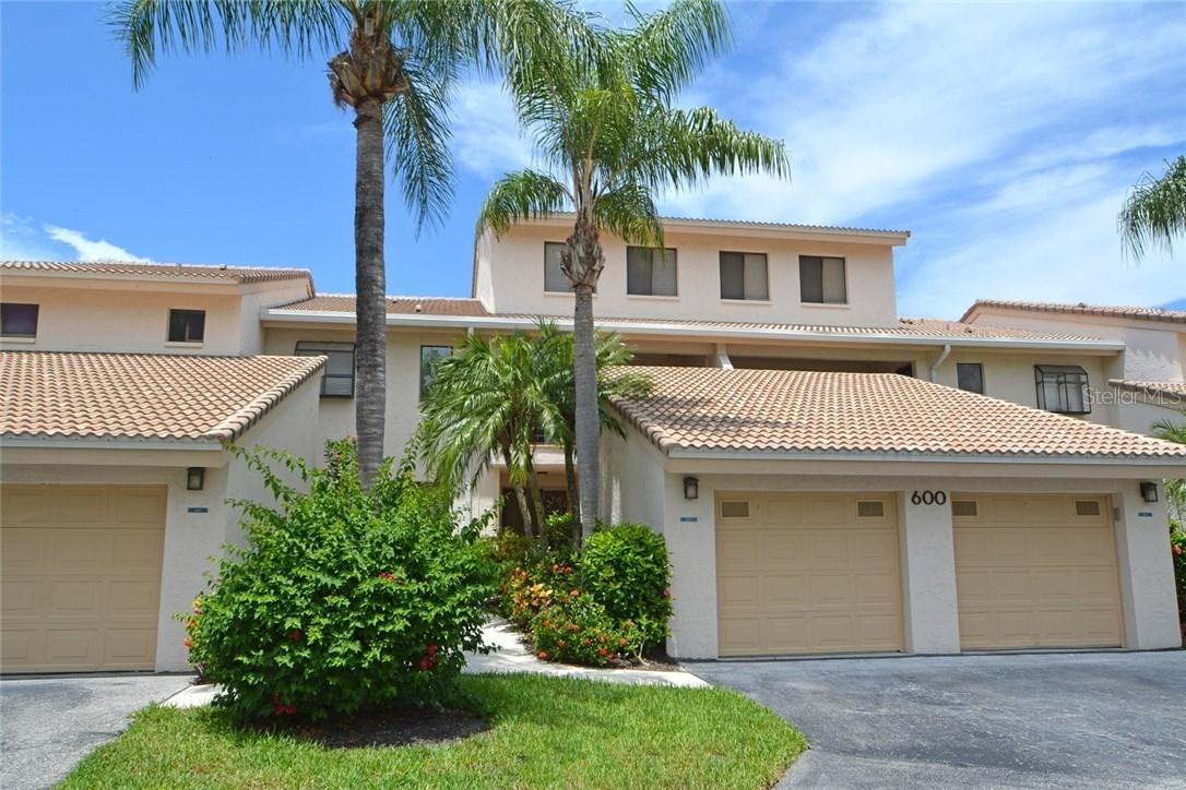 600 Carriage House Ln. #202, Nokomis, FL 34275