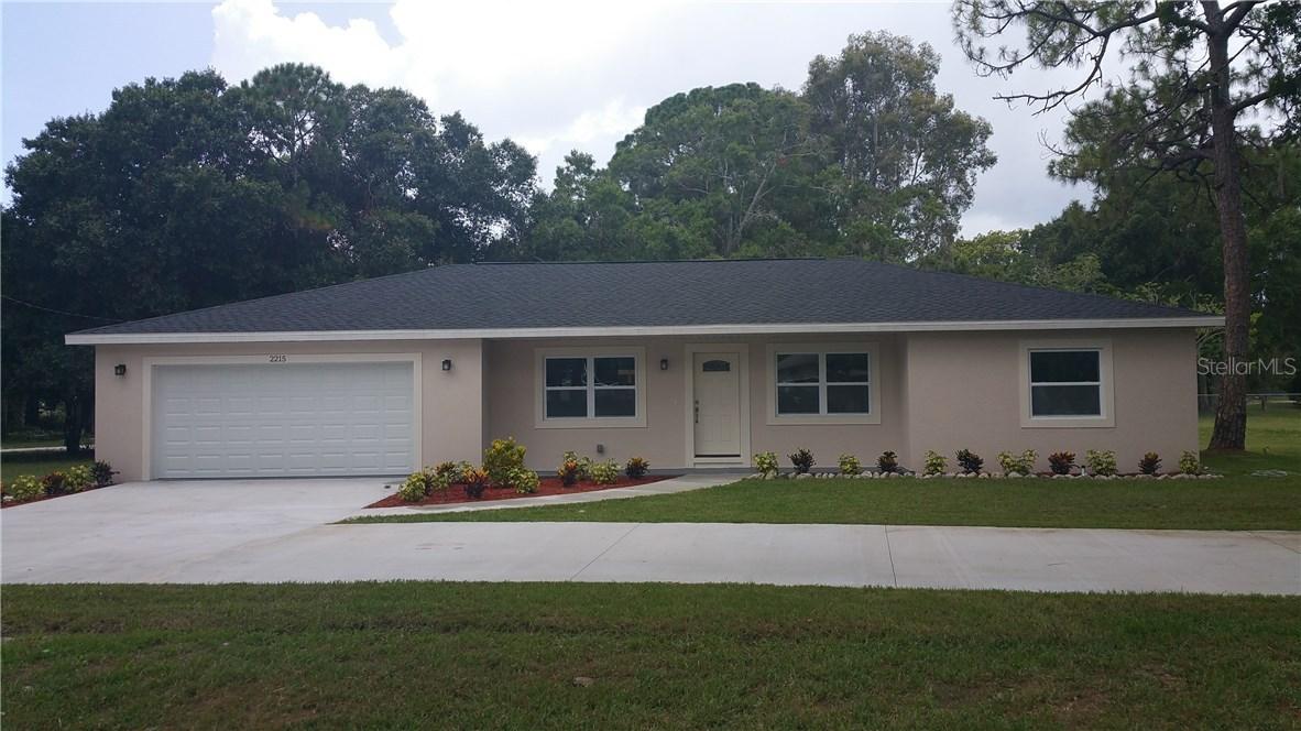 2215 33rd Avenue Dr., Bradenton, FL 34205