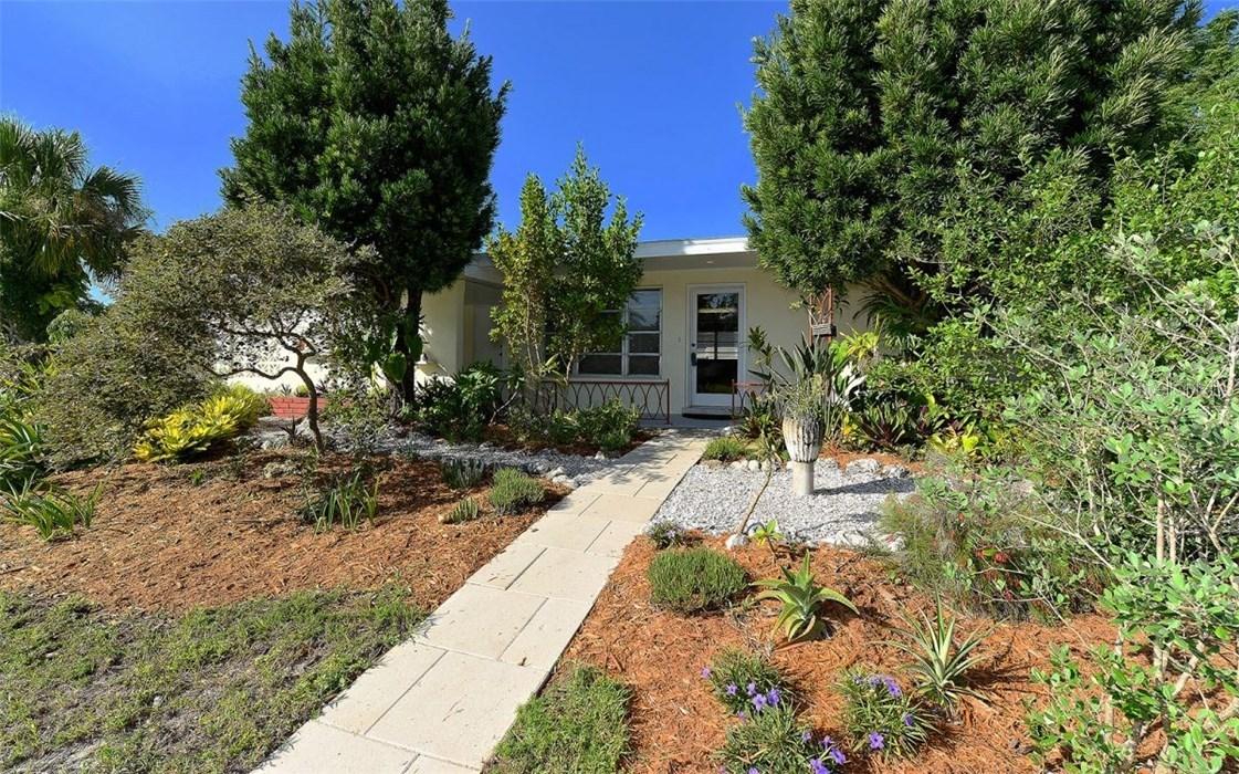 2516 Mineola Way, Sarasota, FL 34239