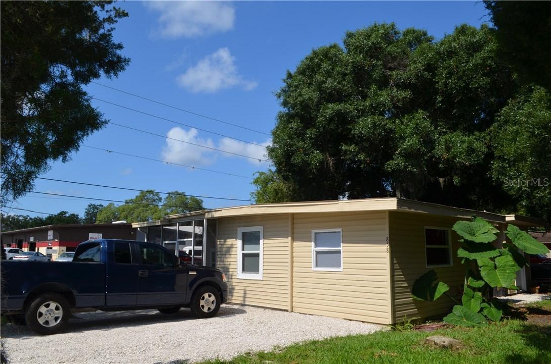 858 Jakl Ave., Sarasota, FL 34232