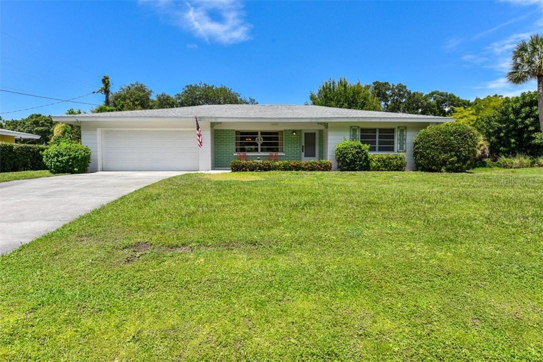 3204 S School Ave., Sarasota, FL 34239