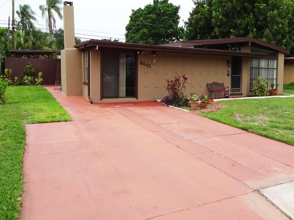 6442 Wellesley Dr., Bradenton, FL 34207
