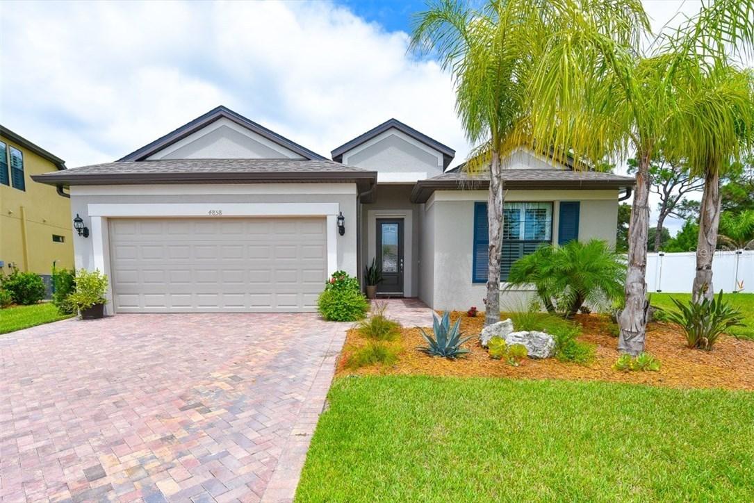 4858 68th Street Cir., Bradenton, FL 34203
