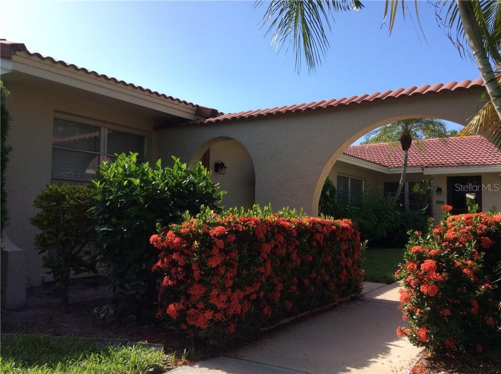 2219 Pueblo Ln. #V-28, Sarasota, FL 34231