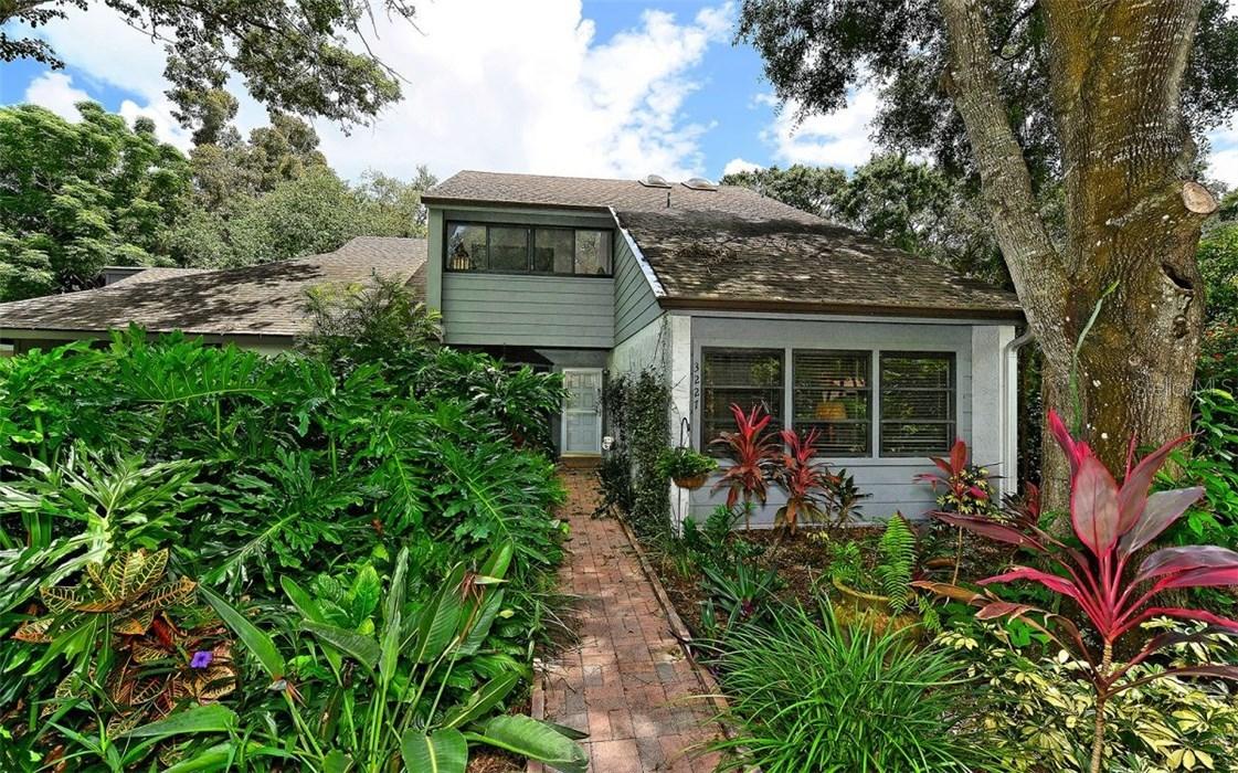 3227 Golden Eagle Ln., Sarasota, FL 34231
