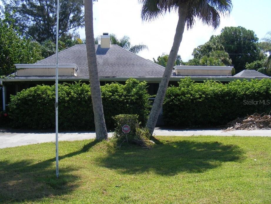 107 Sunset Dr., Nokomis, FL 34275