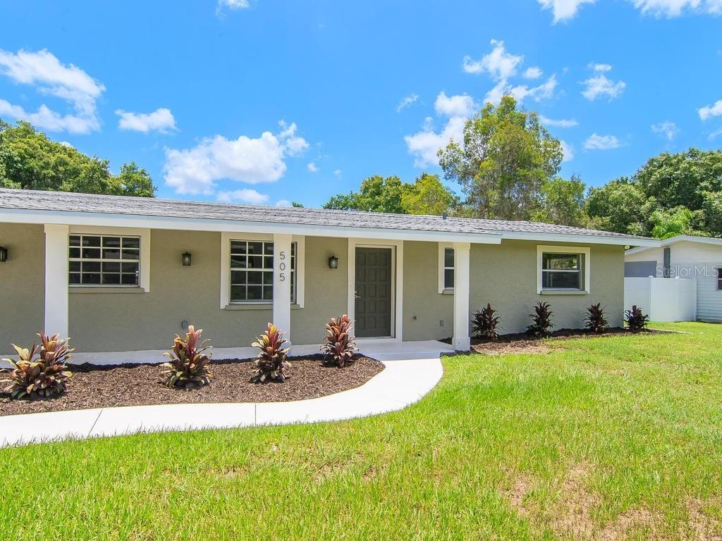 505 E Lake Dr., Sarasota, FL 34232