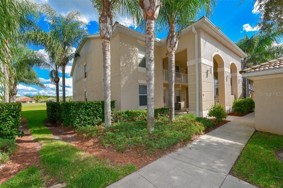 915 Fairwaycove Ln. #201, Bradenton, FL 34212