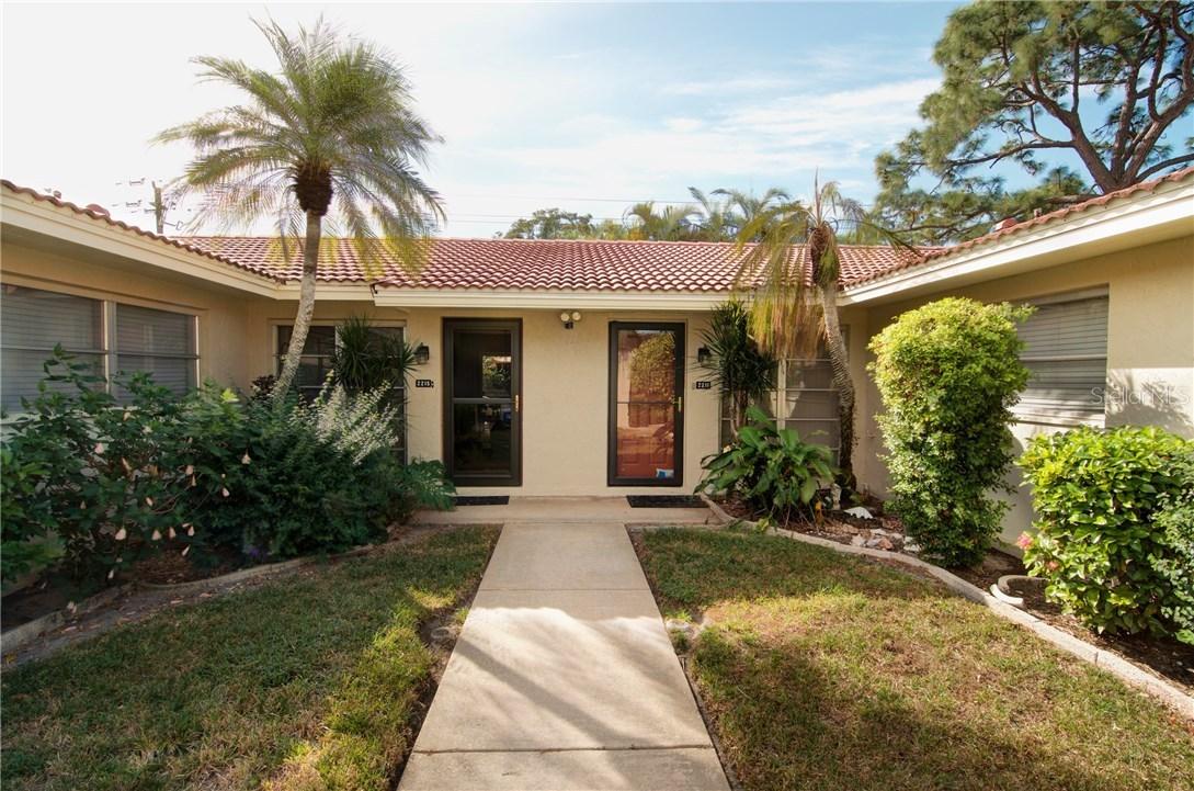 2215 Pueblo Ln. #V-27, Sarasota, FL 34231