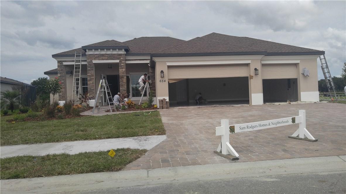 654 Rosemary Cir., Bradenton, FL 34212