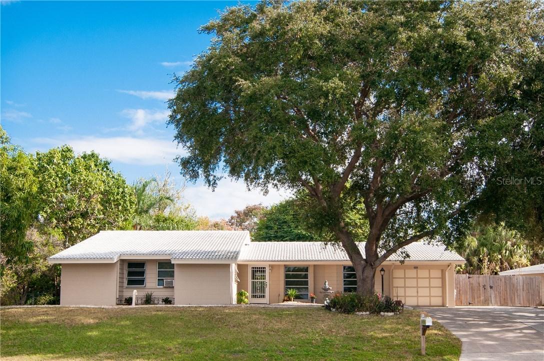 3003 Tangelo Dr., Sarasota, FL 34239