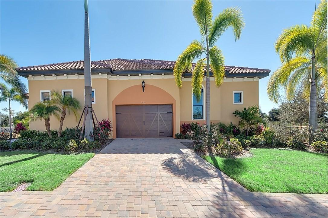 9235 43rd Ter., Bradenton, FL 34209