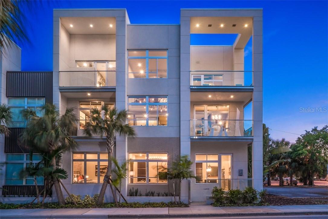 267 Cosmopolitan Ct., Sarasota, FL 34236