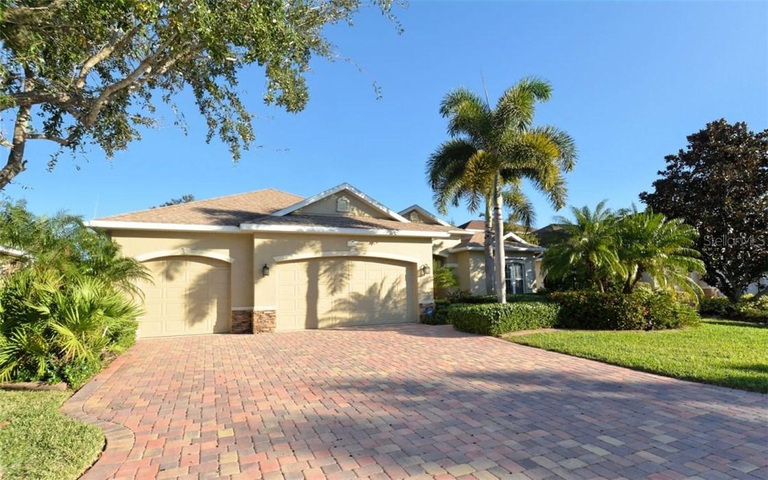 7919 Edmonston Cir., Bradenton, FL 34201
