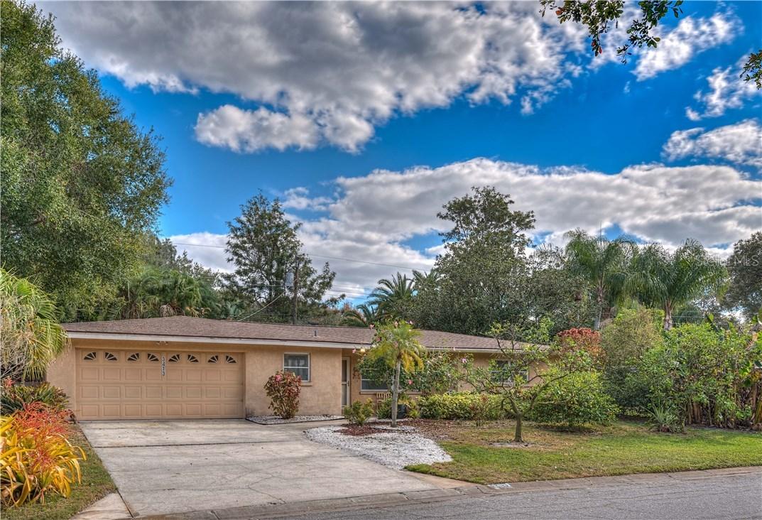 3413 Tanglewood Dr., Sarasota, FL 34239