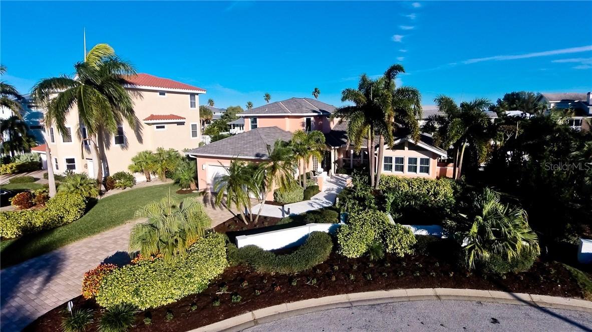 722 Key Royale Dr., Holmes Beach, FL 34217
