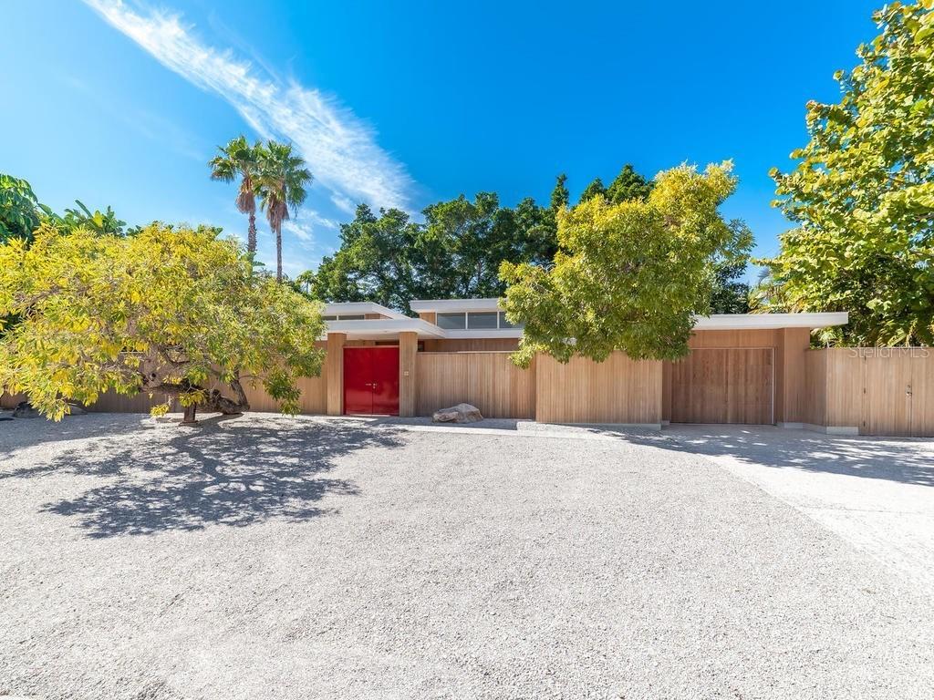 1155 Center Pl., Sarasota, FL 34236