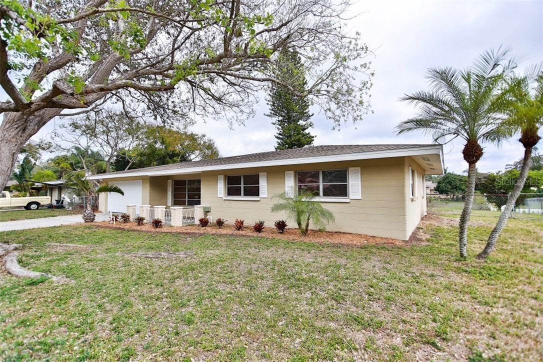 2225 S Brink Ave., Sarasota, FL 34239