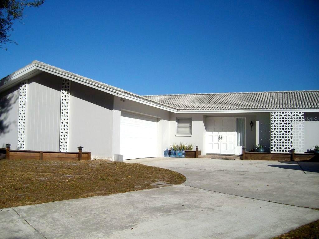 3645 White Sulphur Pl., Sarasota, FL 34232