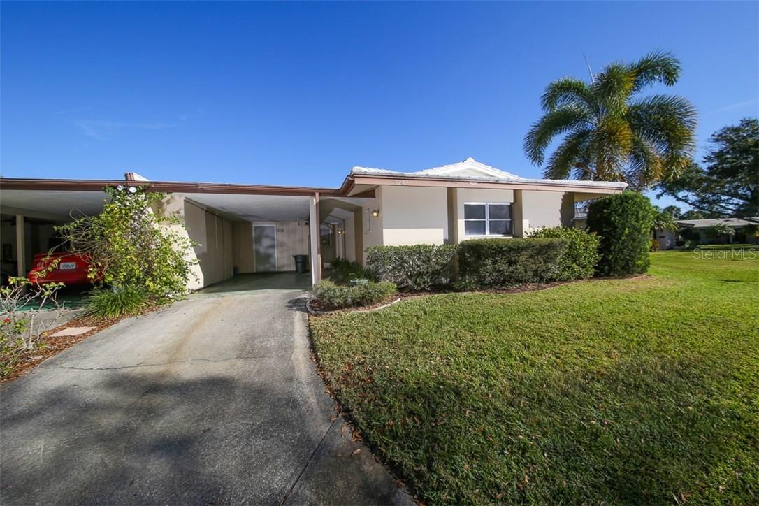 3247 Fairhaven Ln. #210, Sarasota, FL 34239