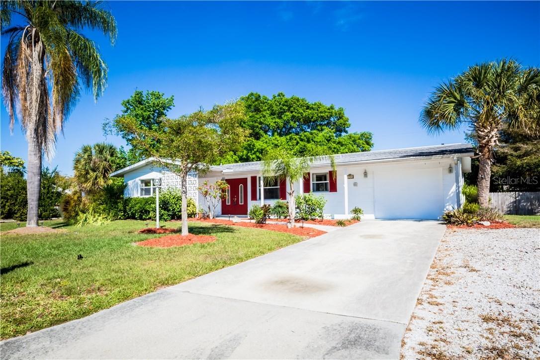 2721 Croton Ave., Sarasota, FL 34239