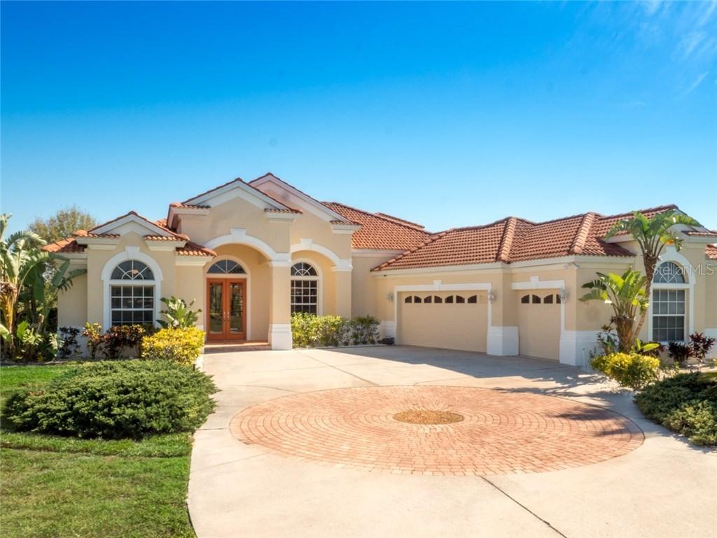 6126 NE 9th Ave., Bradenton, FL 34212