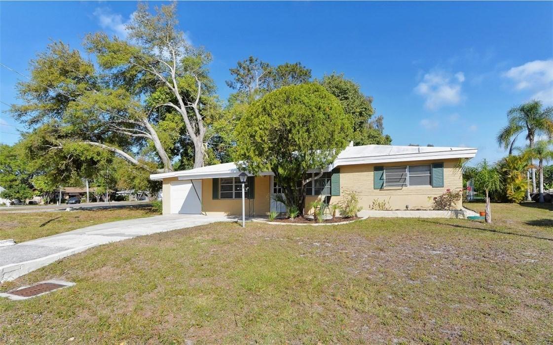 4413 Brooksdale Dr., Sarasota, FL 34232
