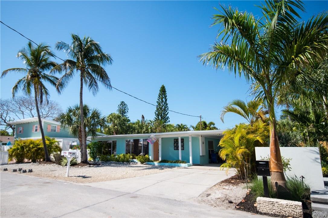 210 Haverkos Ct. #1&2, Holmes Beach, FL 34217